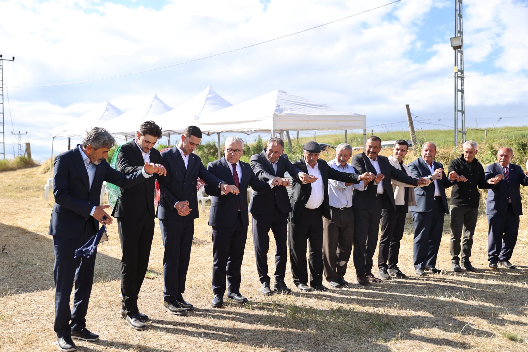 Vali Yılmaz Şimşek Sivas Ağılkaya Köyü'nde Düğüne Katıldı