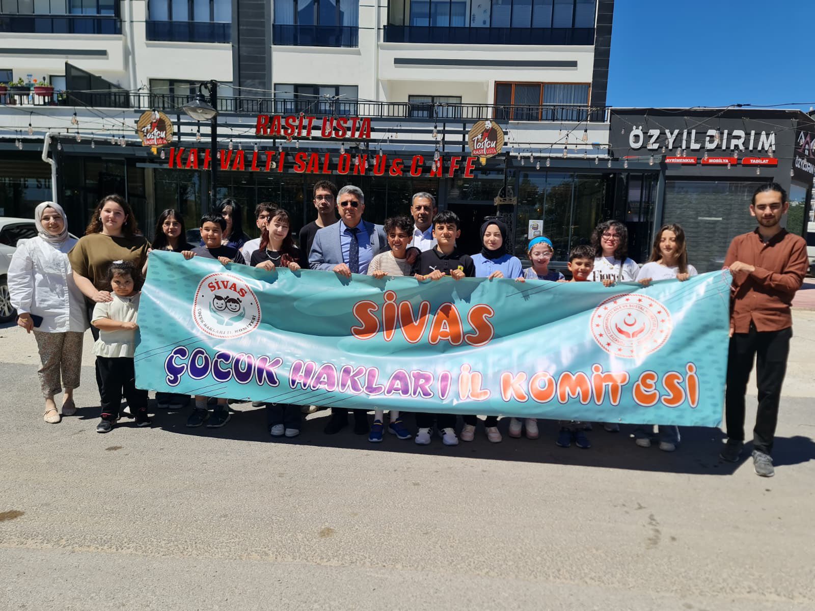 Özgür Kırmızıtaş Çocuk Hakları Komitesi ile Kahvaltıda Buluştu