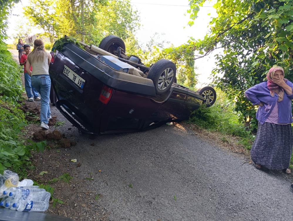 Giresun Eynesil'de Yokuşta Geri Kayan Araç Takla Attı: 4 Yaralı