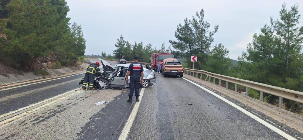 Bilecik'te Zincirleme Kaza, Araç Tıra Çarptı
