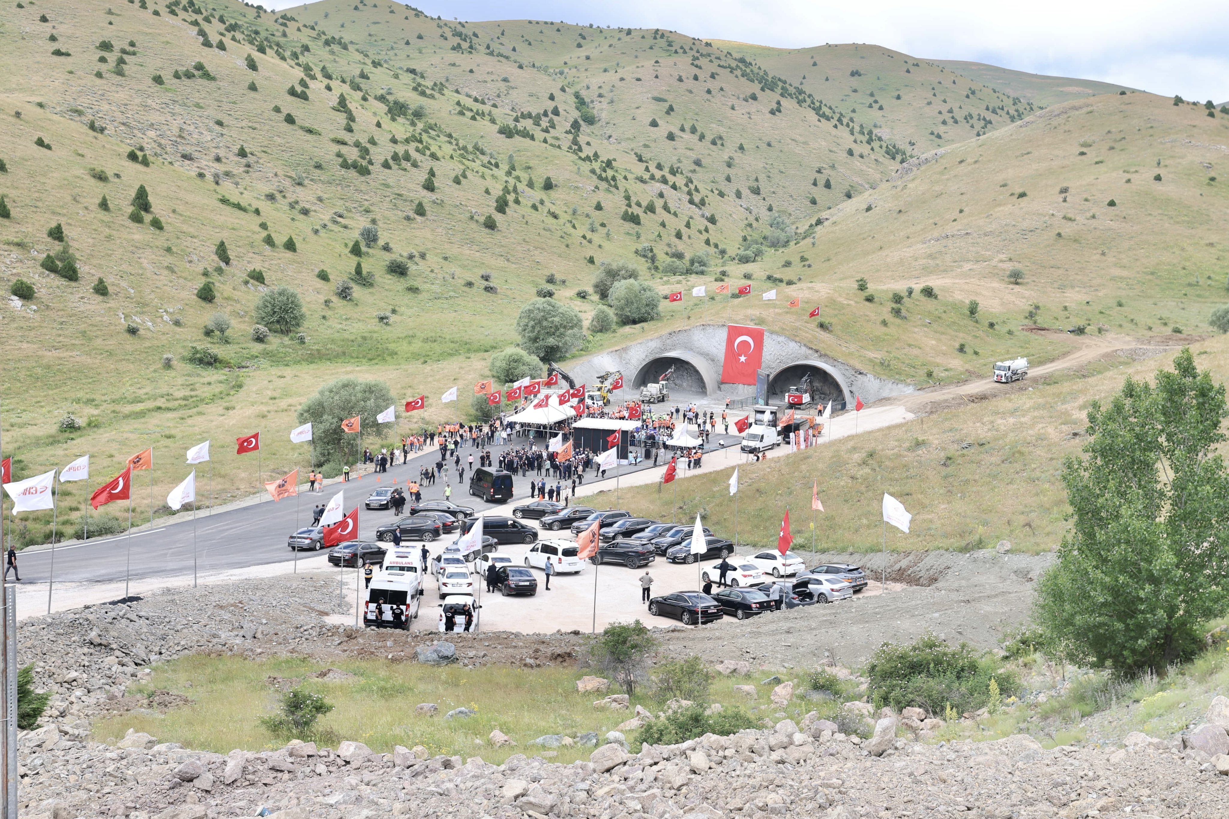 Sivas'ta Tarihi Gün: Çamlıbel Tüneli’nin Temeli Atıldı!