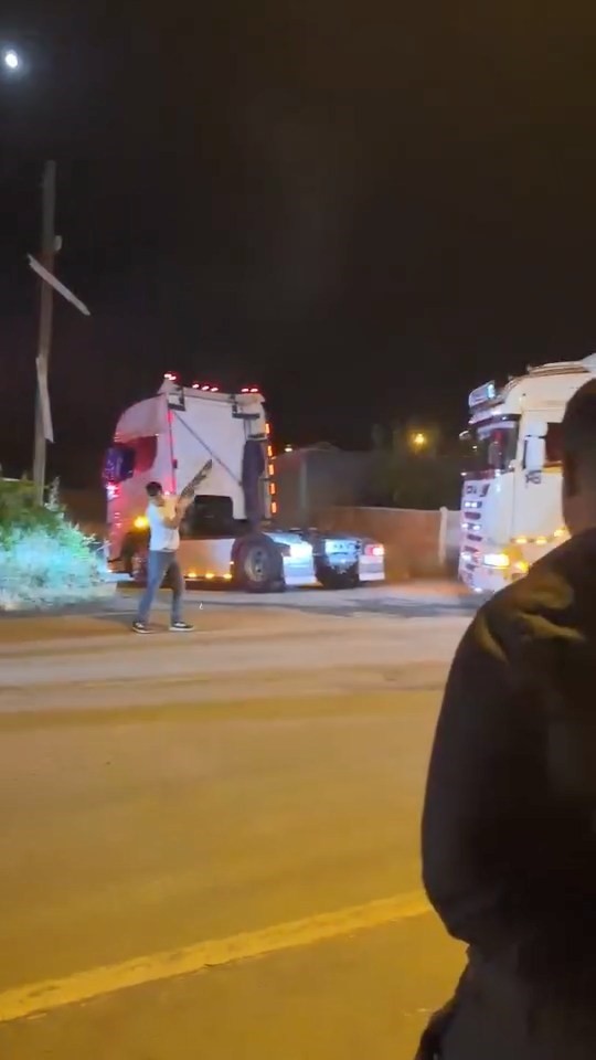 Elazığ'da Magandaya Ceza: Konvoyda Ateş Açan Şahıs Yakalandı