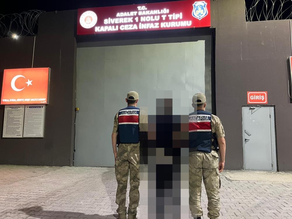 Siverek'te JASAT Operasyonu: 8 Yıl Cezası Olan Firari Yakalandı