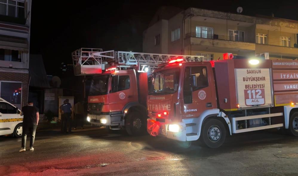 Samsun'da Kimyasal Alarm: Boya Deposunda Korkutan Yangın!
