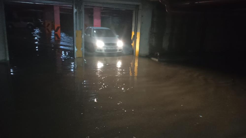 Seydişehir'de Şok Sağanak ve Dolu: Küpe Dağı Beyaza Büründü!