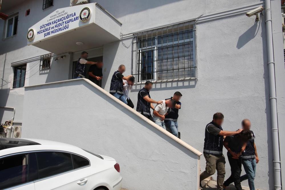 Kocaeli Merkezli 3 İlde Göçmen Operasyonu: 9 Tutuklama!