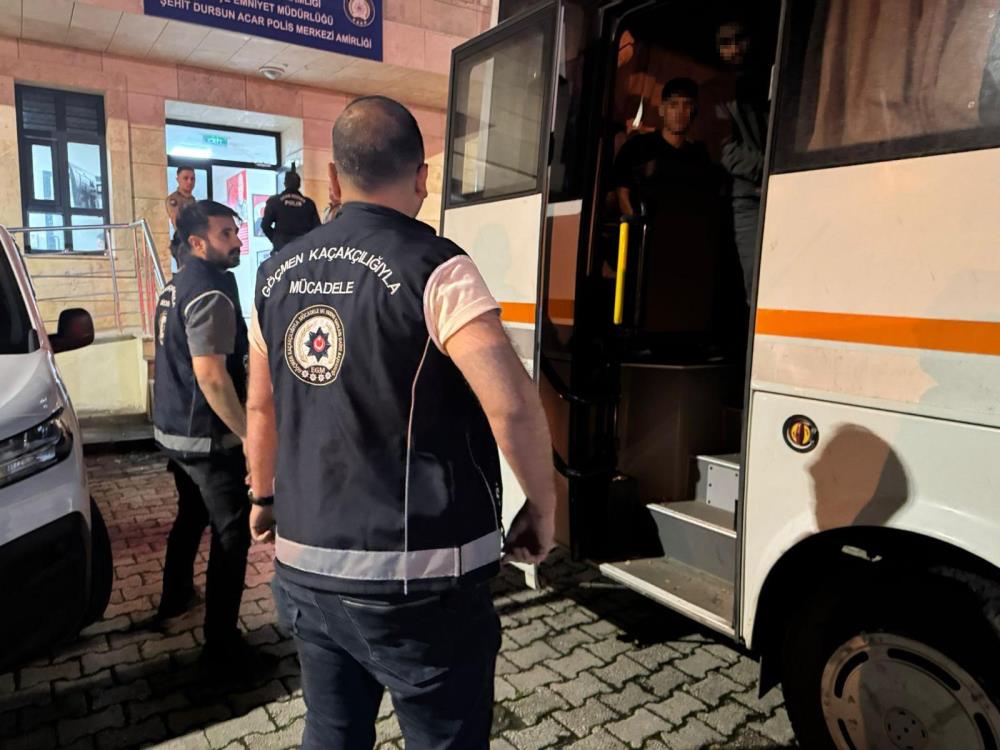 Artvin'de Dev Göçmen Operasyonu: 56 Afgan Yakalandı!